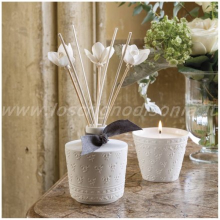 Candela profumata, serie Palazzo Bello firmata Mathilde M, fragranza Fleur de Coton. Vista frontale